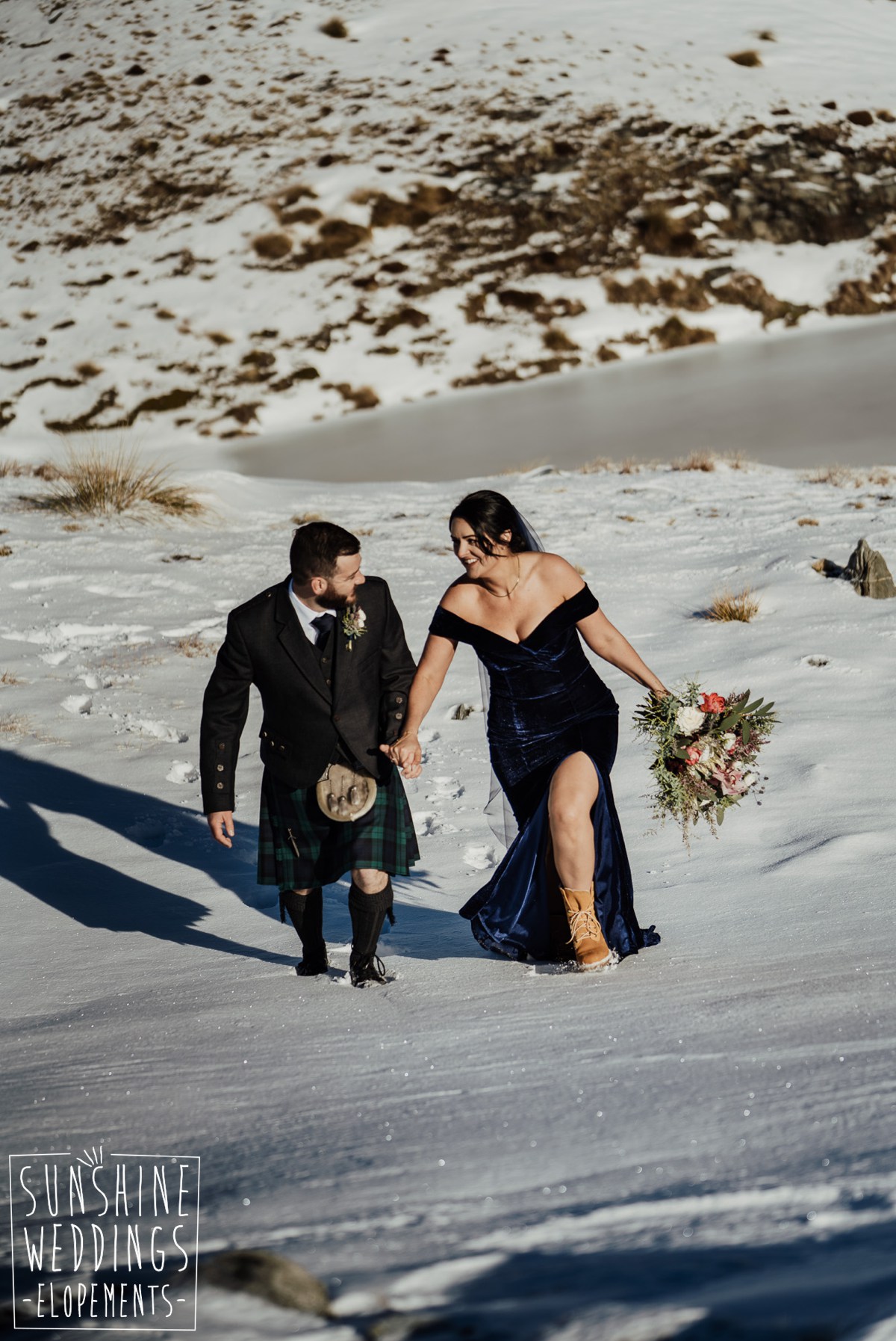 relaxed elopement in mountains nz