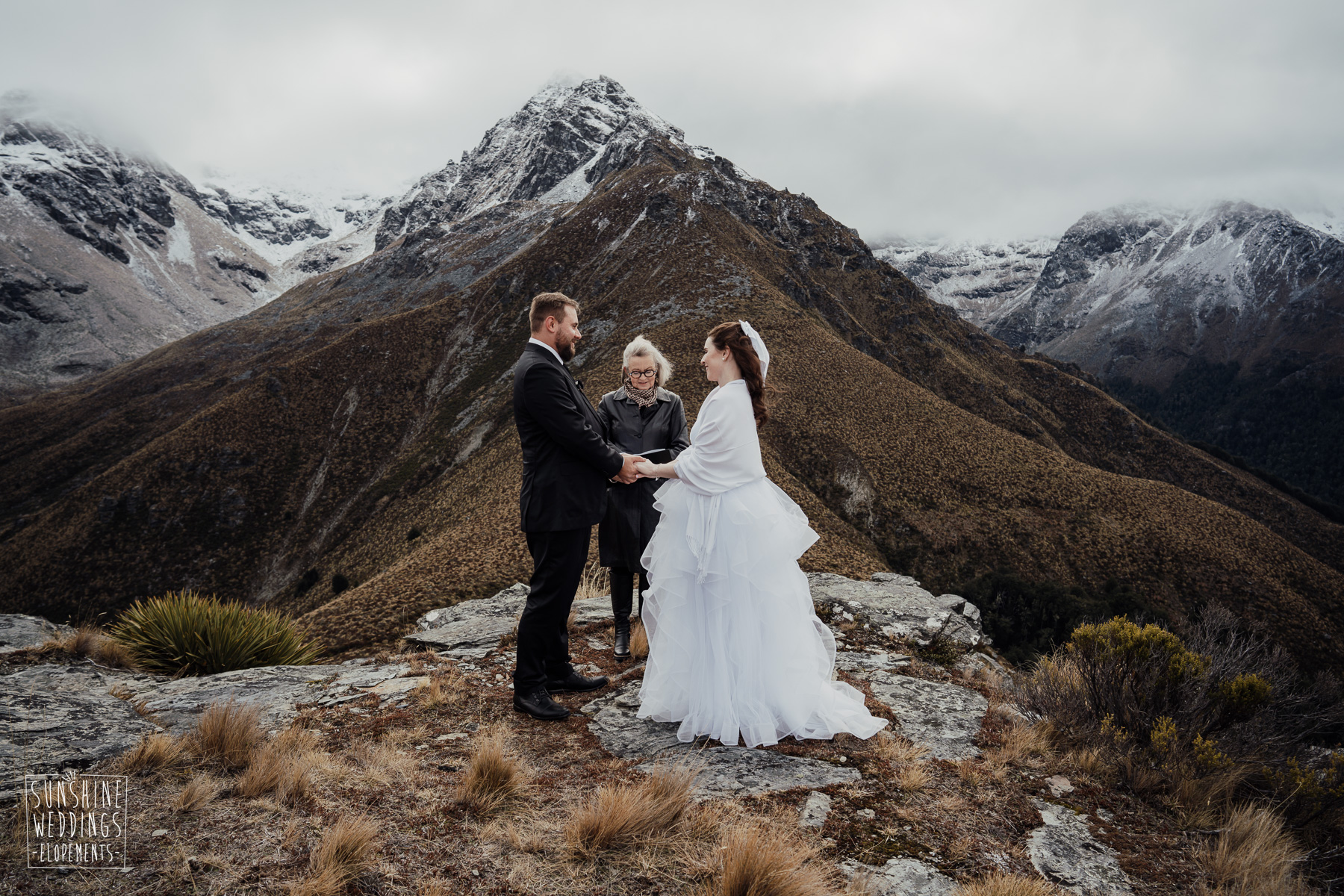 August snow elopement in Queenstown, New Zealand
